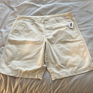 Old Navy mens light tan shorts. NWT. 36” waist.
